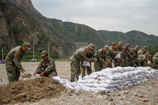 特奥本赛季主场打进4球，与弗林蓬并列五大联赛主场进球最多后卫